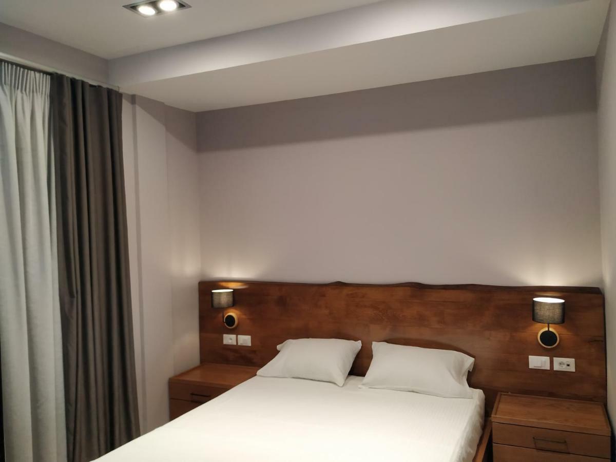 Hotel Pelikan Divjake Exteriör bild