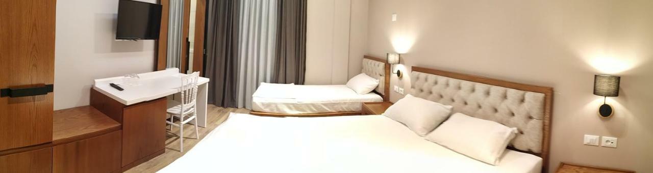 Hotel Pelikan Divjake Exteriör bild